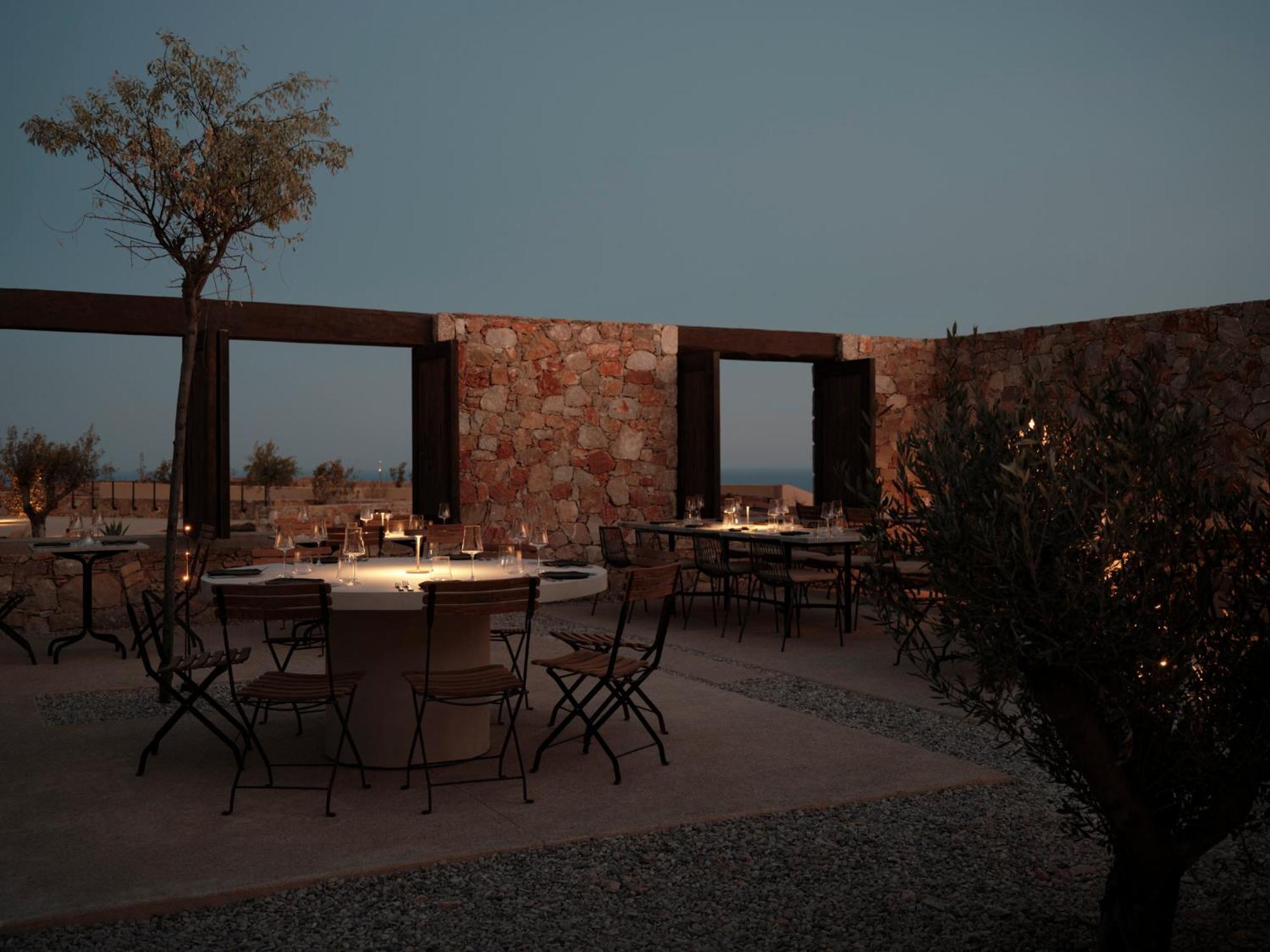 Gundari Hotel Petousis Exterior photo