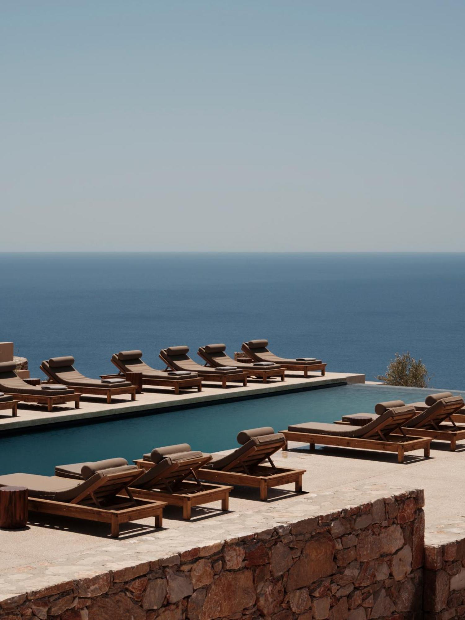 Gundari Hotel Petousis Exterior photo